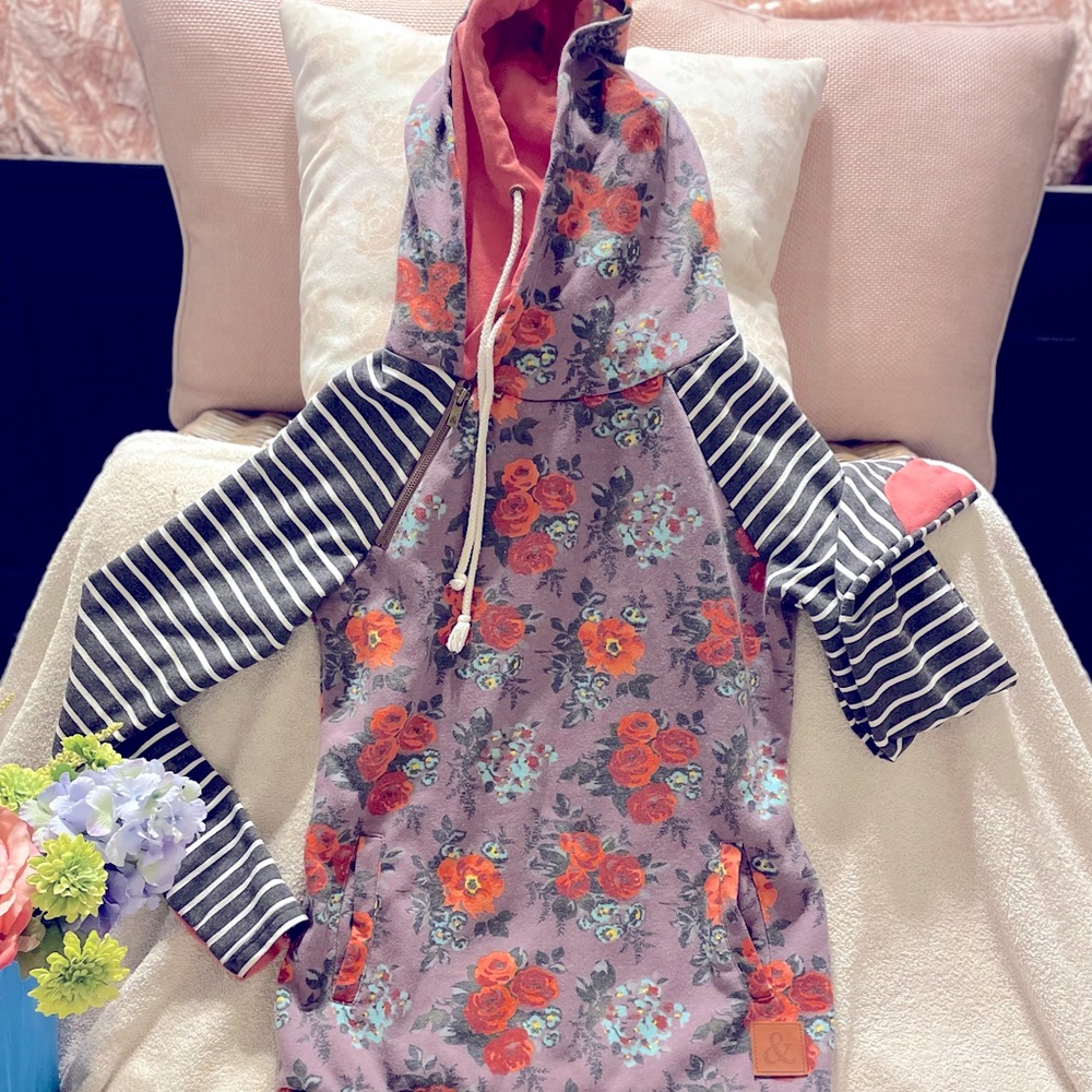 Super cute and comfy double hooded & sweatshirt by &
